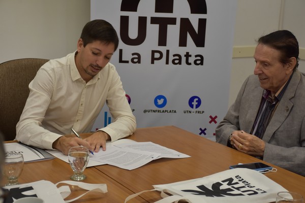 Carlos Quintana firmó un convenio con la Universidad Tecnológica Nacional Regional La Plata