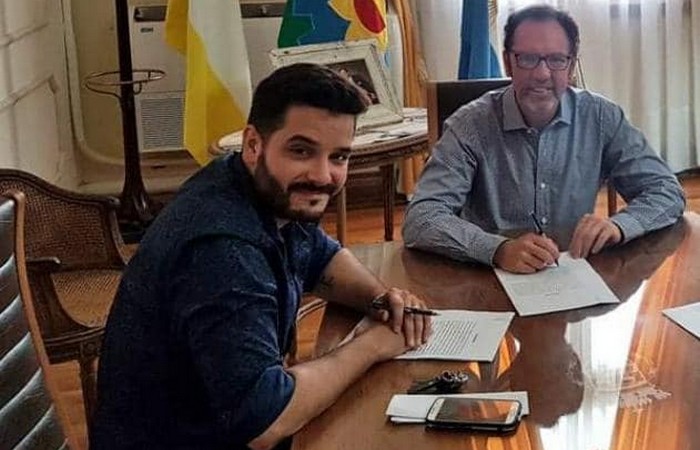 Adelantan el pago de aumento salarial a los trabajadores municipales de Carlos Casares