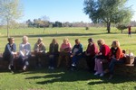 Abuelos realizaron una clase del taller de lectura en el Parque Ecológico platense