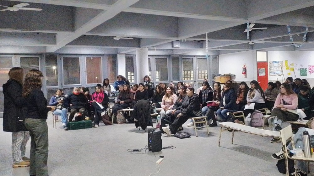 AMA-UPCN realizó una jornada sobre cuidado de la voz y salud vocal en el ISFDyT N°210 sede Abasto
