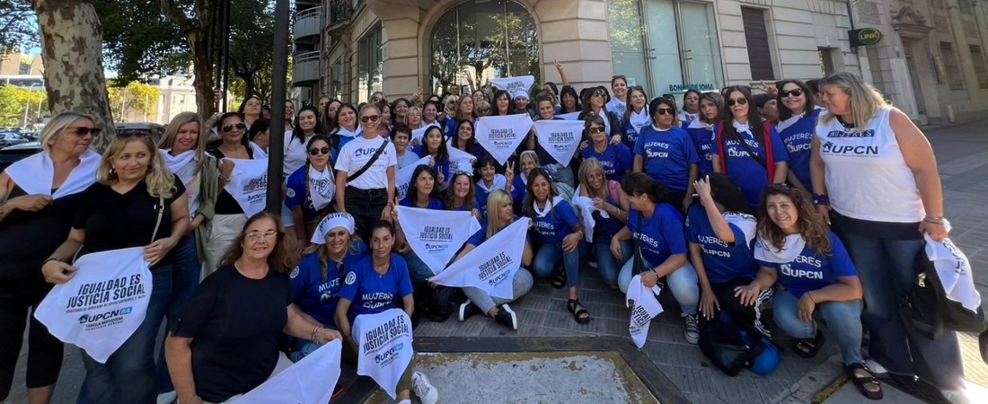 Fabiola Mosquera encabezó la columna de UPCNBA en la marcha por el Día Internacional de la Mujer Trabajadora en La Plata