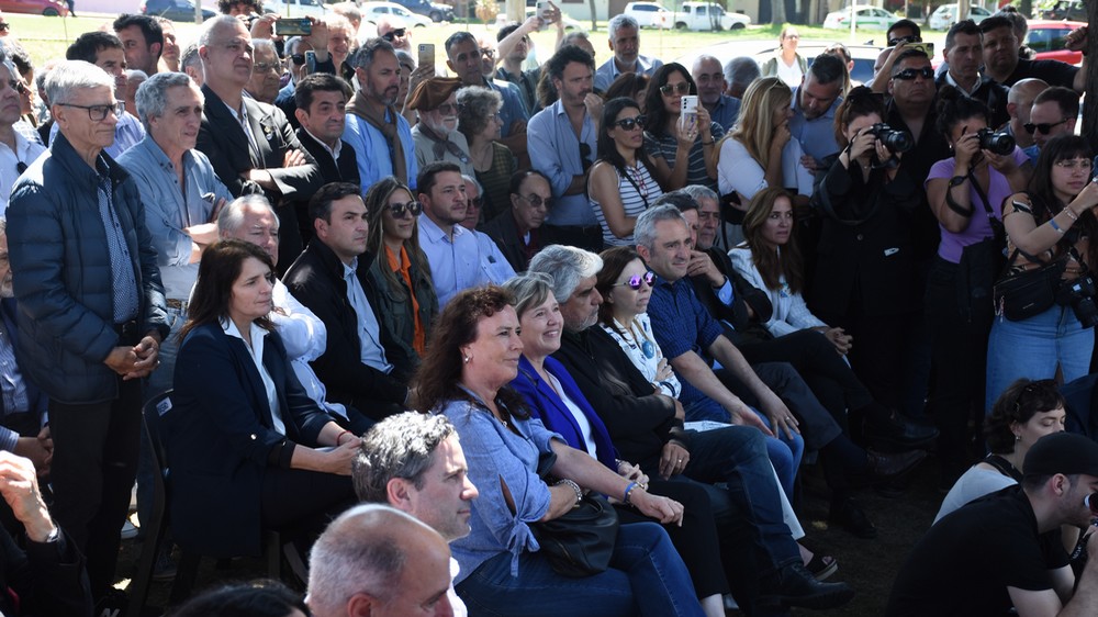 Con la presencia de Fabiola Mosquera, la ciudad de La Plata homenajeó a Antonio Cafiero