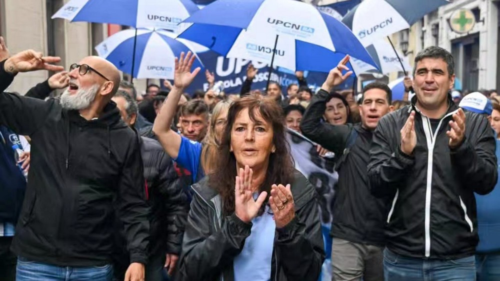 Andrés Rodríguez y Fabiola Mosquera encabezaron la participación de UPCN en la movilización de la CGT