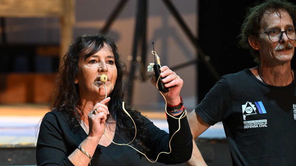 Fabiola Mosquera participó de una jornada de capacitación en RCP destinada a trabajadores del Teatro de la Comedia