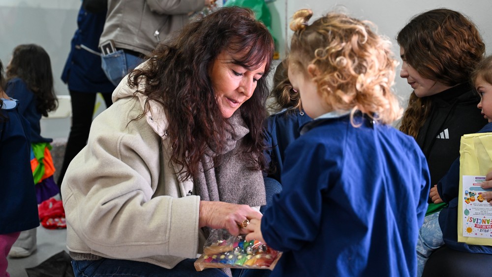 UPCNBA donó material didáctico y juguetes para niñas y niños hijos de afiliados que asisten al jardín maternal del IOMA