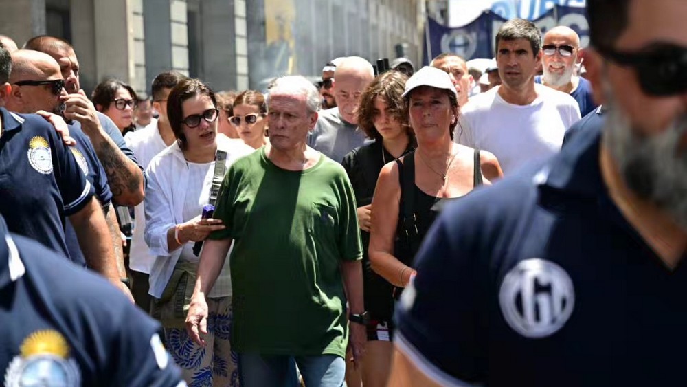 Encabezada por Andrés Rodríguez, Fabiola Mosquera y los Secretarios Generales de las demás seccionales provinciales, UPCN marchó en rechazo a la reforma laboral del gobierno de Javier Milei