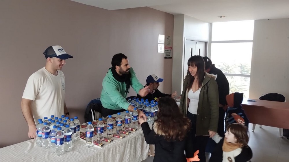 Hijos y nietos a cargo de afiliados disfrutaron de películas infantiles durante las vacaciones de invierno en el Edificio Bicentenario