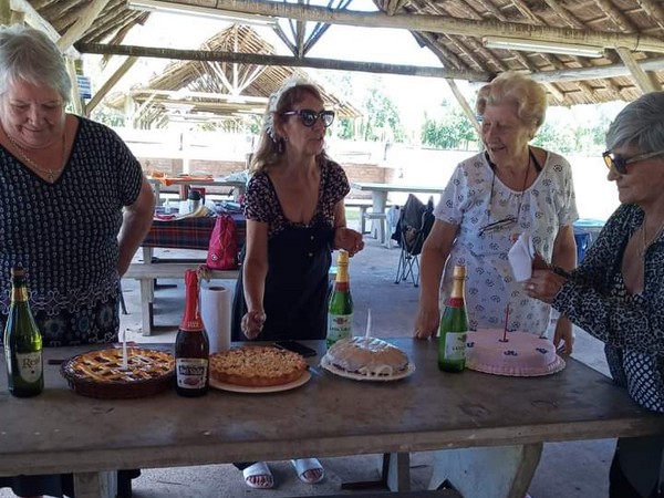 Un grupo de jubilados y pensionados disfrutaron del camping de Arana